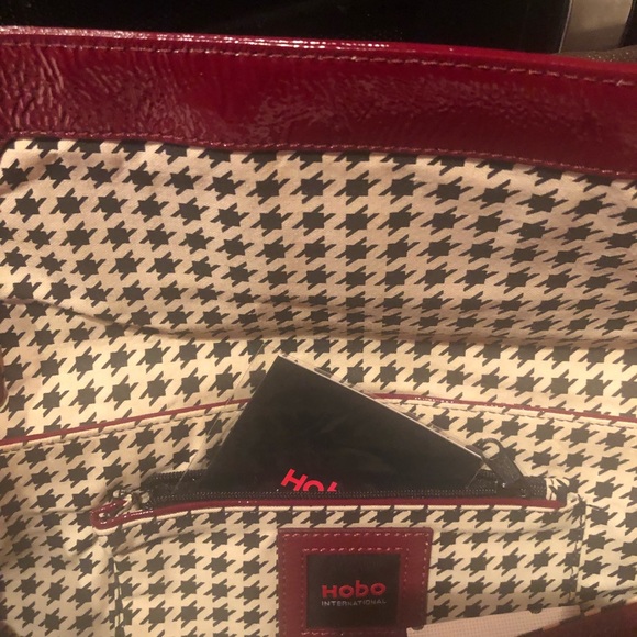 NWT Hobo Crimson patent leather clutch/ wristlet. Great Holiday Item